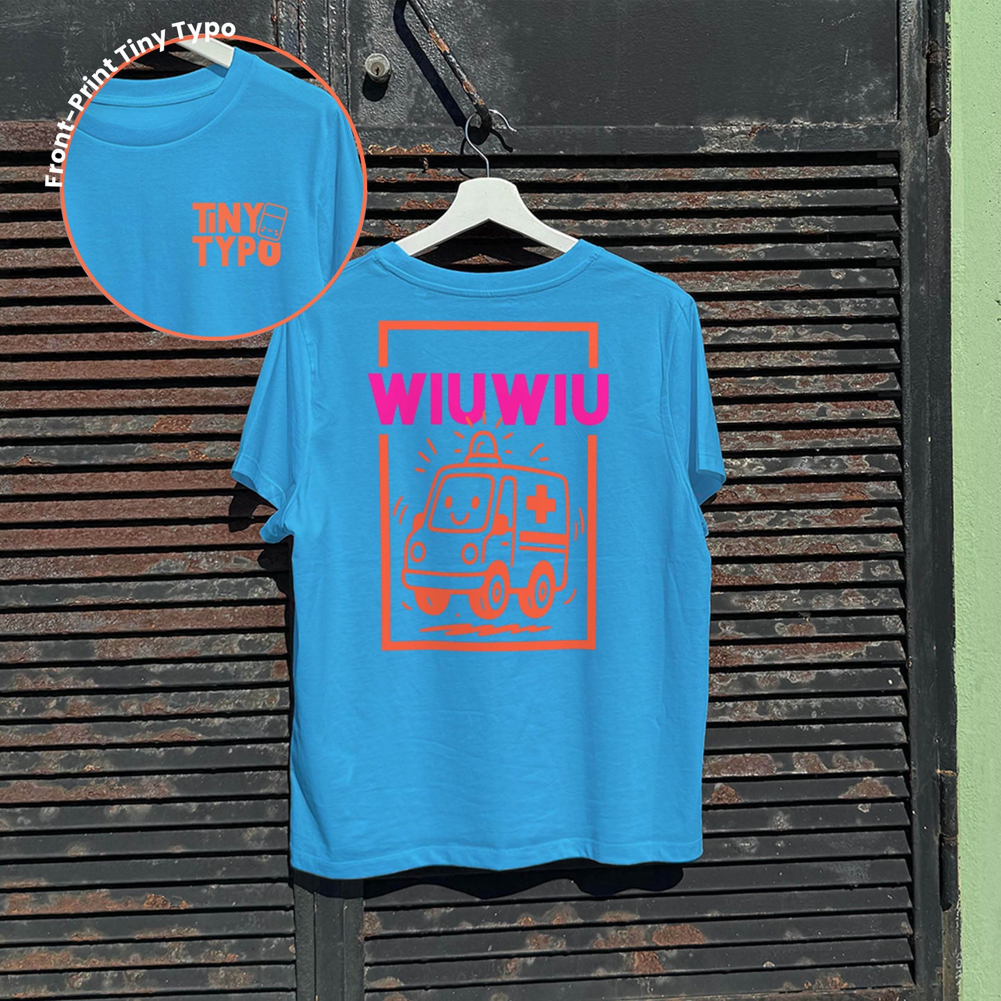 Wiuwiu Krankenwagen Bio-T-Shirt – handbedruckt, nachhaltig, kurz und gut, blau, Tiny Typo