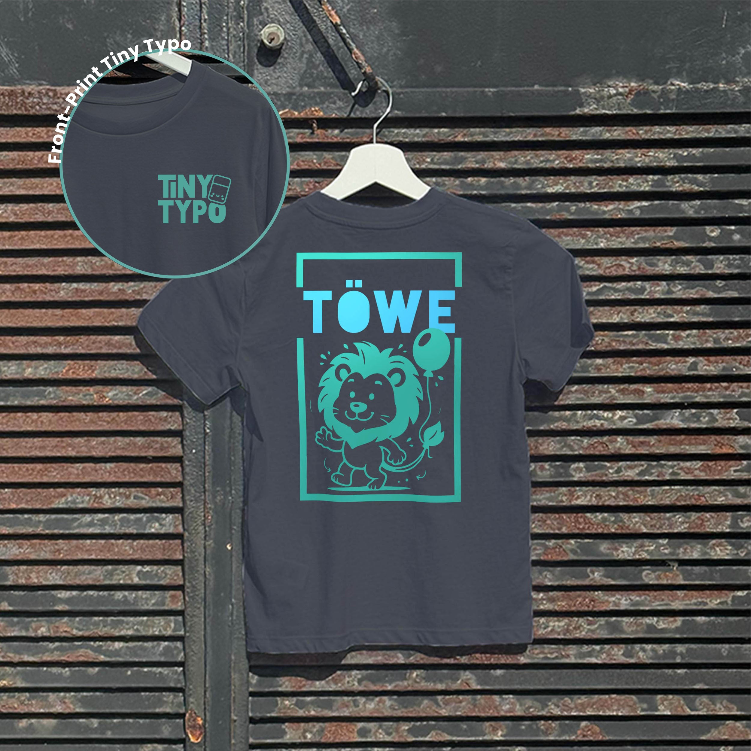 Töwe Löwe Kinder-T-Shirt – Bio, handbedruckt, Anthrazit, Tiny Typo