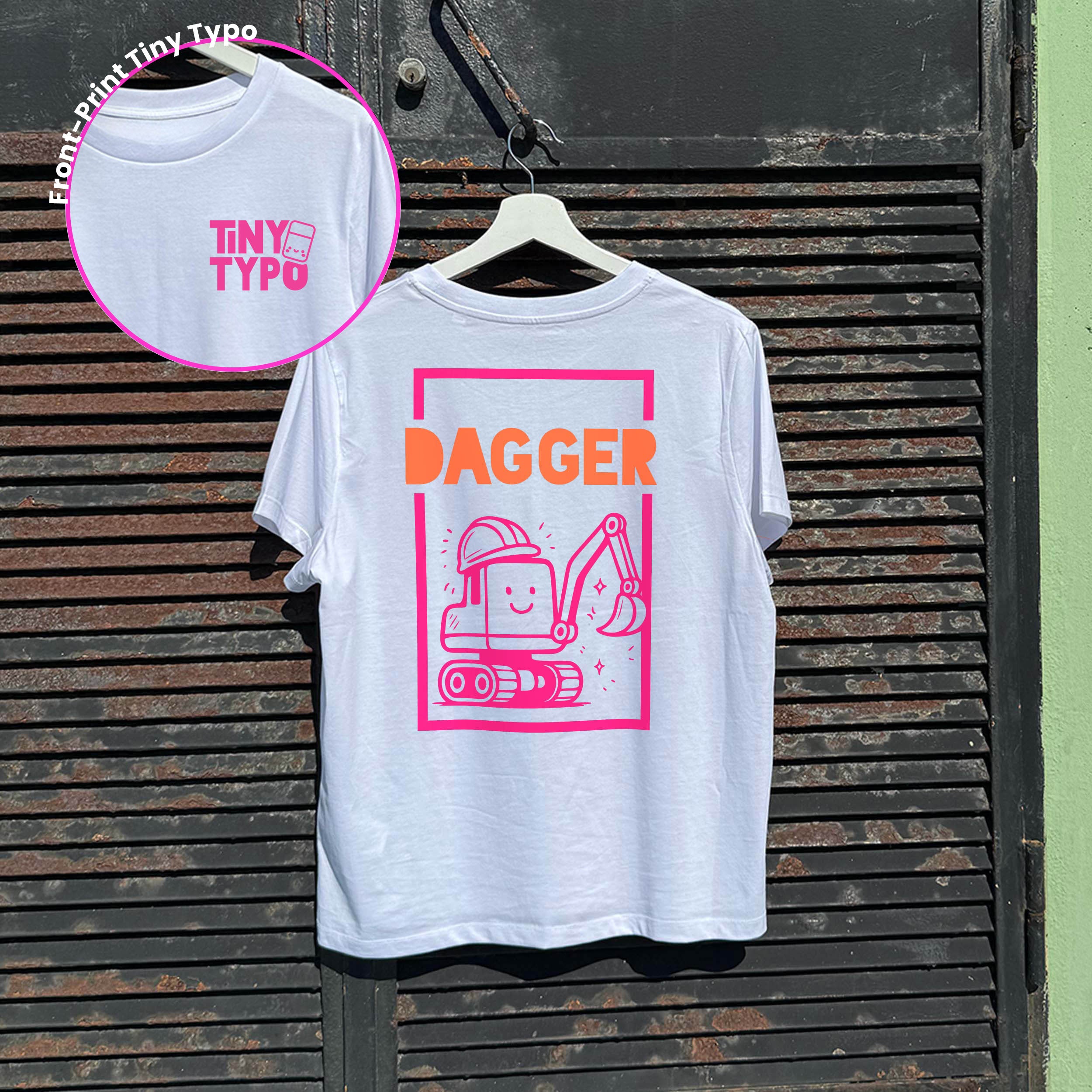 Dagger Bagger Bio-T-Shirt – handbedruckt, nachhaltig, kurz und gut, weiß, Tiny Typo
