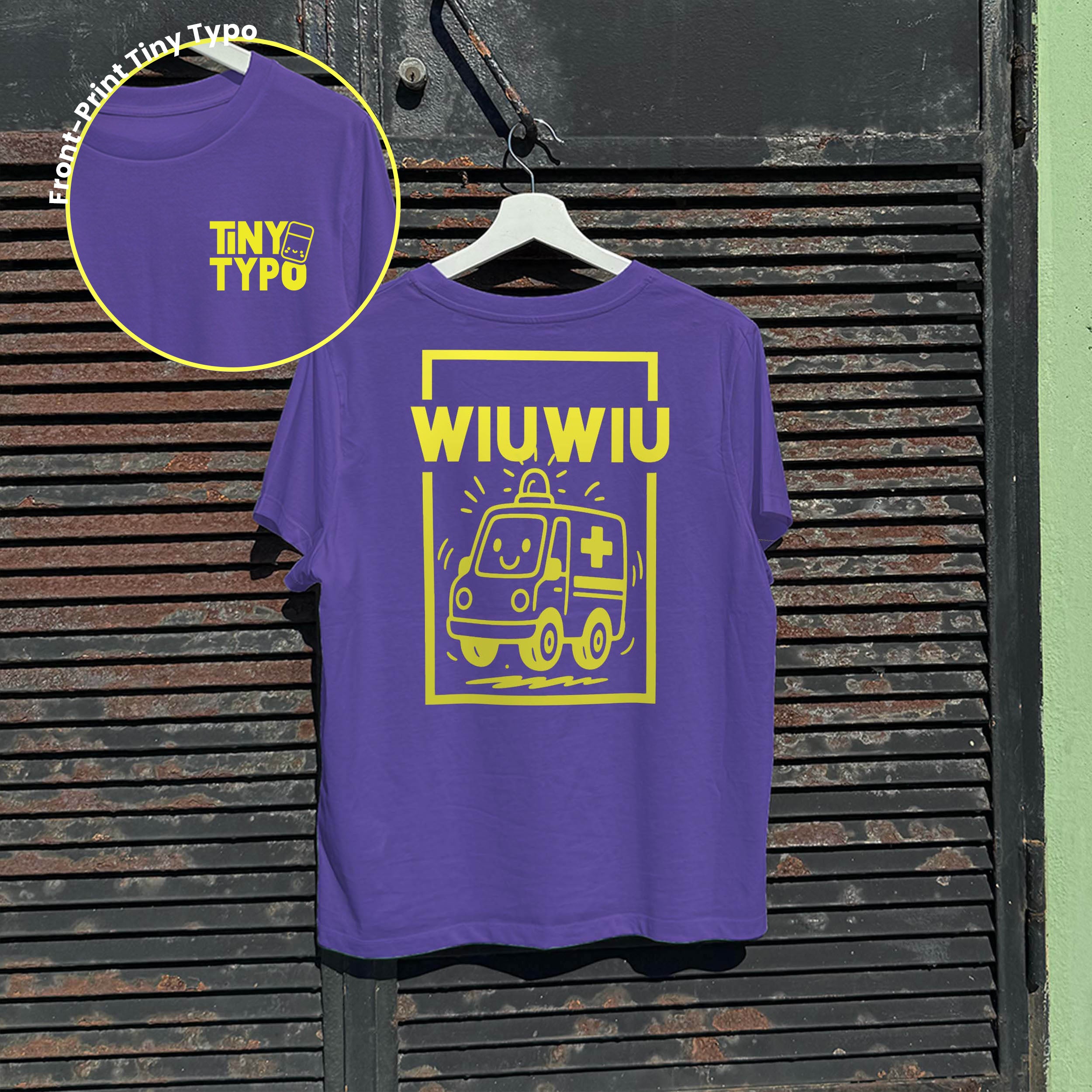 Wiuwiu Krankenwagen Bio-T-Shirt – handbedruckt, nachhaltig, kurz und gut, lila, Tiny Typo