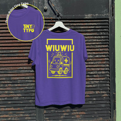Wiuwiu Krankenwagen Bio-T-Shirt – handbedruckt, nachhaltig, kurz und gut, lila, Tiny Typo