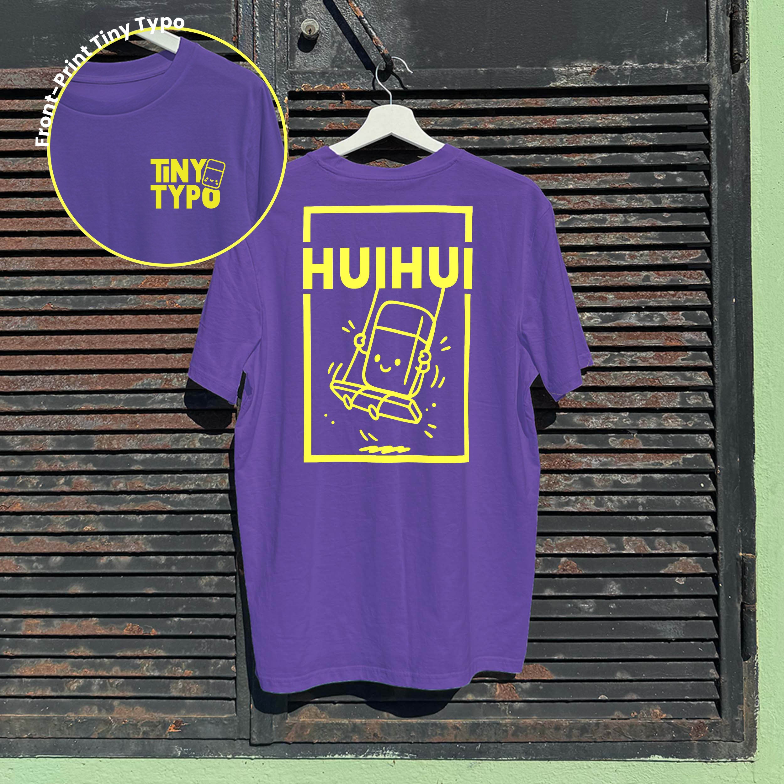 TinyHui Schaukeln Bio-T-Shirt – handbedruckt, nachhaltig, lang und lässig, lila, Tiny Typo