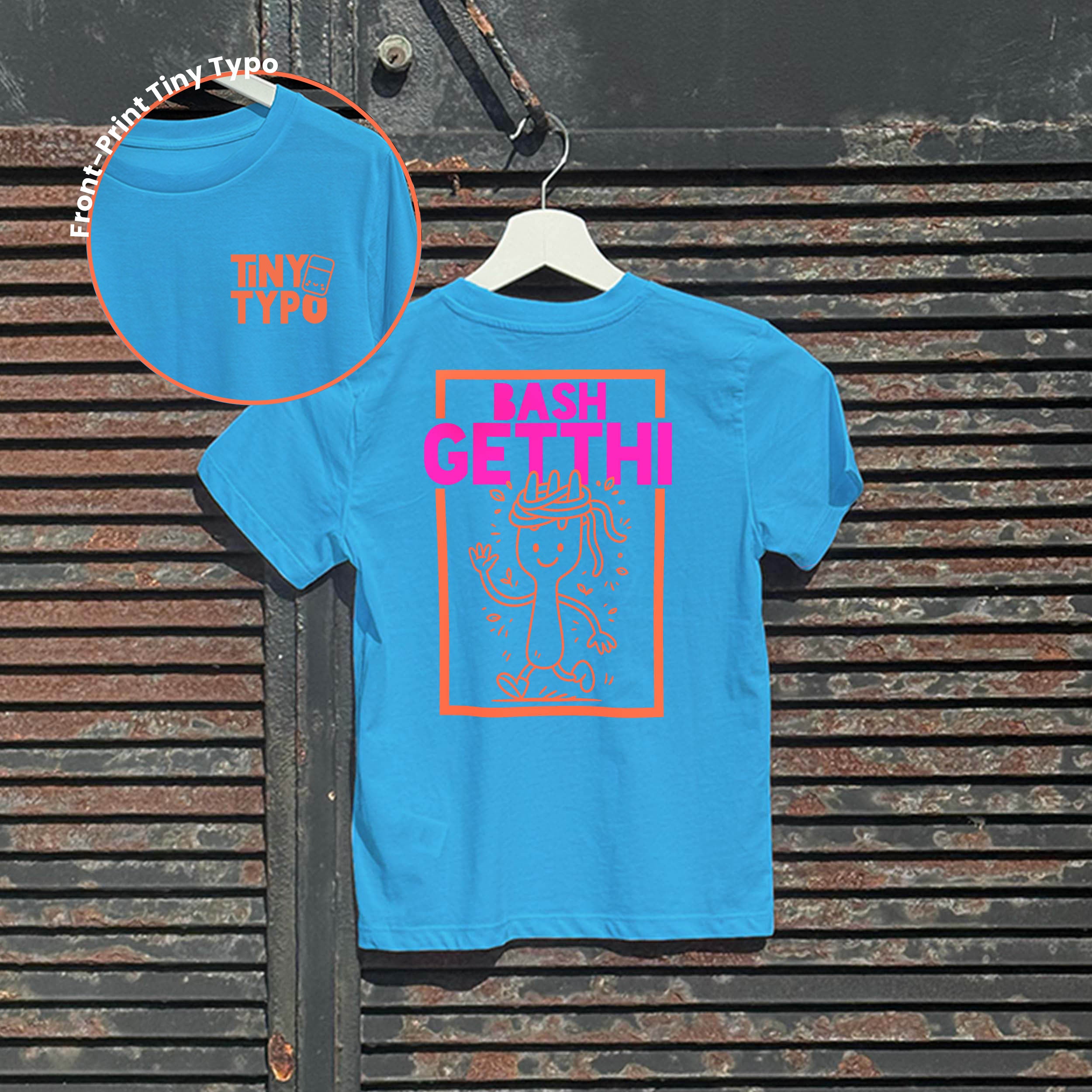 Bashgetthi Spaghetti Kinder-T-Shirt – Bio, handbedruckt, Tiny Typo, blau 